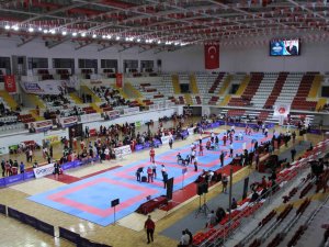 Sivas’ta Kick Boks Şampiyonası Heyecanı