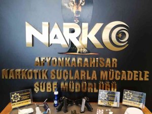 Polis Baskınında Çok Sayıda Uyuşturucu Madde Ve Ruhsatsız Tabanca Ele Geçirildi