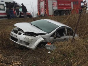 Kastamonu’da Otomobil, Tarlaya Uçtu: 4 Yaralı