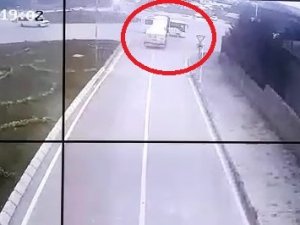 Kocaeli’de Tır İle İşçi Servisi Çarpıştı: 2’si Ağır 25 Yaralı