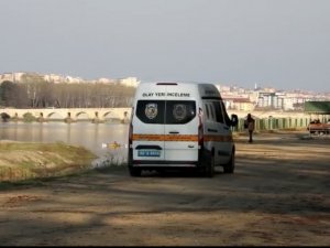 Edirne’de Kendisini Bıçaklayan Şahsı Polis Tampon Yaparak Kurtardı