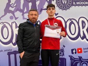 Alihan Kuru 55 Kilogramda Türkiye Birincisi Oldu
