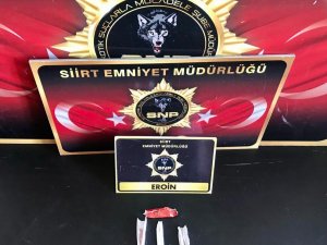 Siirt’te Şüpheli Şahsın Üst Aramasında Uyuşturucu Ele Geçirildi