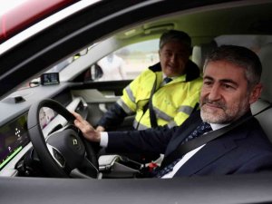 Bakan Varank Ve Bakan Nebati Gemlik Tesislerinde ’Togg’un Direksiyonuna Geçti