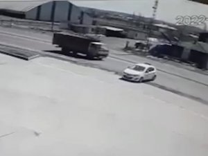 El Freni Çekilmeyen Araç Hareket Etti, Facia Ucuz Atlatıldı