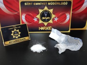 Siirt’te Otobüsteki Yolcunun Üstünden Uyuşturucu Çıktı