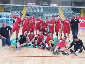 Turgutlu Belediyespor Erkek Voleybol Takımlarından Çifte Başarı