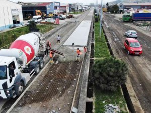 Kutlukent Bulvarı Beton Yolla Yenileniyor
