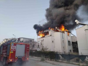 Didim’de İki Katlı Evin Terasında Çıkan Yangın Korkuttu