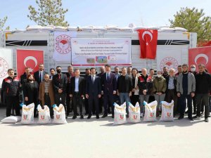 Mahmudiye’ye 33,5 Ton Nohut Tohumu Desteği