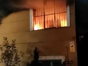 Tuzla’da Bina Sakinlerini Canından Bezdiren Kadının Evinde Yangın Çıktı, Komşuları İsyan Etti