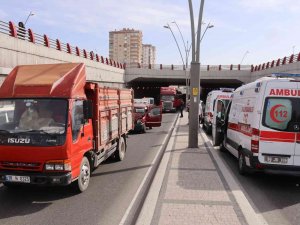 Kayseri’de Zincirleme Trafik Kazası: 2 Yaralı