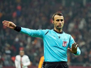 Spor Toto Süper Lig’in 32. Haftasında Oynanacak Fenerbahçe - Galatasaray Derbisini Atilla Karaoğlan Yönetecek.