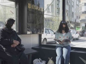 Balıkesir’de Otobüs Durakları Kütüphaneye Dönüşüyor