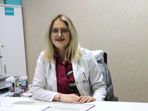 İ̇ftar Ve Sonrasında Yemek Miktarını Ayarlayamayanlarda Reflü Riski Artıyor