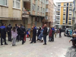 Bahçelievler’de Çatlakların Oluştuğu 45 Yıllık Bina Tahliye Edildi