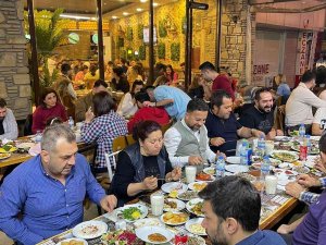 Cihangir Kebap, İftarda Dolup Taşıyor