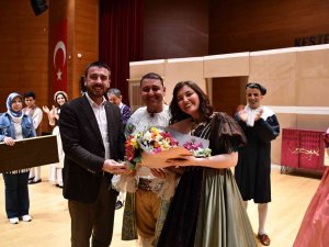 İ̇negöl Belediyesi Şehir Tiyatrosu Kestel Tiyatro Festivali’nde Sahne Aldı