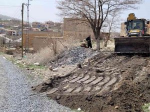 Bünyan’da Bozuk Yollar Yenilenmeye Devam Ediyor