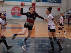 Hentbol Kadınlar 1. Lig Play - Off Müsabakaları Başladı