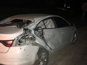 Yük Treni Hemzemin Geçitte Otomobile Çarptı