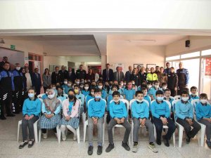 Sivas Emniyeti Öğrencilere 2 Bin Kitap Kazandırdı