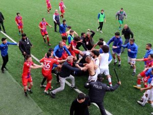 Amatör Maç Boks Ringine Döndü