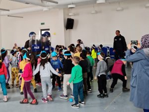 Minik Öğrencilere Polislik Mesleği Tanıtıldı