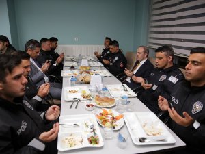 Vali Epcim, İftarını Polis Adaylarıyla Açtı