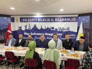 Başkan Yıldırım, Üniversiteli Öğrencilerle İftar Sofrasında Buluştu