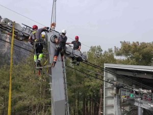 Antalya’da 4 Bin 350 Metre Uzunluğundaki Teleferiğin Çekici Halatı Değiştirildi