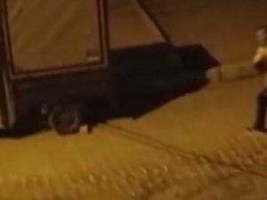 Önce Kablo Çalmaya Çalıştı, Sonra Tepki Gösteren Vatandaşa Elindeki Aleti Fırlattı