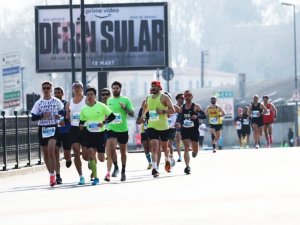 Sakarya Büyükşehir Sporcusu İ̇stanbul Maratonu’nda İpi Göğüsledi