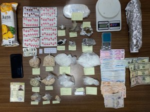 Fatih’te Meyve Suyu Kutusuna Saklanmış Uyuşturucu Madde Yakalandı