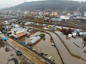 Sular Altında Kalan Evler Havadan Görüntülendi
