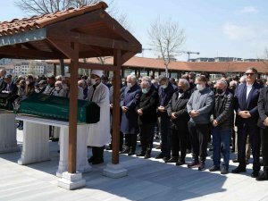 Füsun Ürkmezgil Son Yolculuğuna Uğurlandı