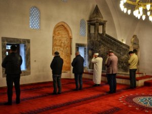 Seyyid Battal Gazi Külliyesinde Restorasyon Sonrası İlk Cuma Namazı Kılındı