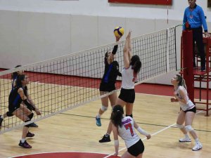 Genç Kızlar Voleybol Grup Eleme Müsabakaları Karabük’te Düzenleniyor