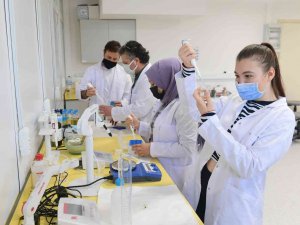 Yunus Emre Sağlık Hizmetleri Myo Ara Eleman Değil Aranan Mezunlar Yetiştiriyor