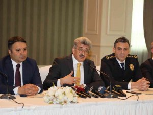 Van Valisi Bilmez: “Nevruz Süresince Van’a 50 Bin İ̇ranlı Turist Geldi”