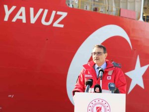 Bakan Dönmez, Yavuz Sondaj Gemisi’ni Yeni Görevine Uğurladı