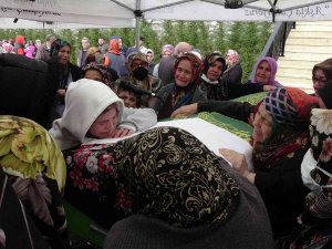 Eski Kocası Tarafından Boğularak Öldürülen Kadın Defnedildi