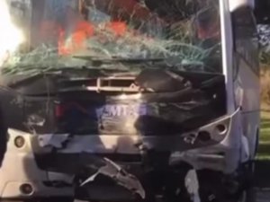 İ̇zmir’de Zincirleme Kaza: 11 Yaralı