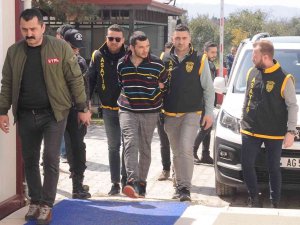 Kız Meselesi Yüzünden Arkadaşının Boğazını Kesen Zanlı Tutuklandı