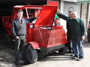 ’Deli Yusuf’ Filmindeki Arabadan Esinlenerek Kamyonet Yaptı