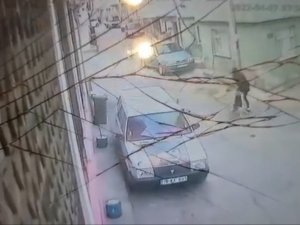 Bursa’da Yolda Yürüyen Genç Kız Köpeğin Saldırısına Uğradı