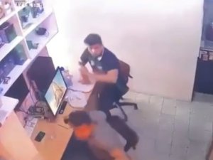 İ̇stanbul’da Tamircide Korku Dolu Anlar: Telefona Tornavida Sokunca Bomba Gibi Patladı