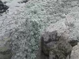 Yüksekova’da Çığın İnme Anı Saniye Saniye Cep Telefon Kamerasına Yansıdı