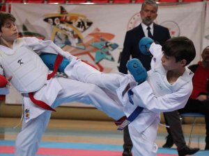 Erzincan’da Karate Grup Müsabakaları Başladı