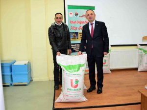 Ardahan’da Çiftçilere Tohum Dağıtıldı